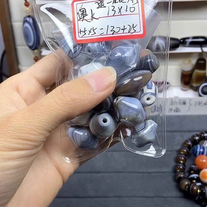 奥***K玛瑙/玉髓未镶嵌颈饰