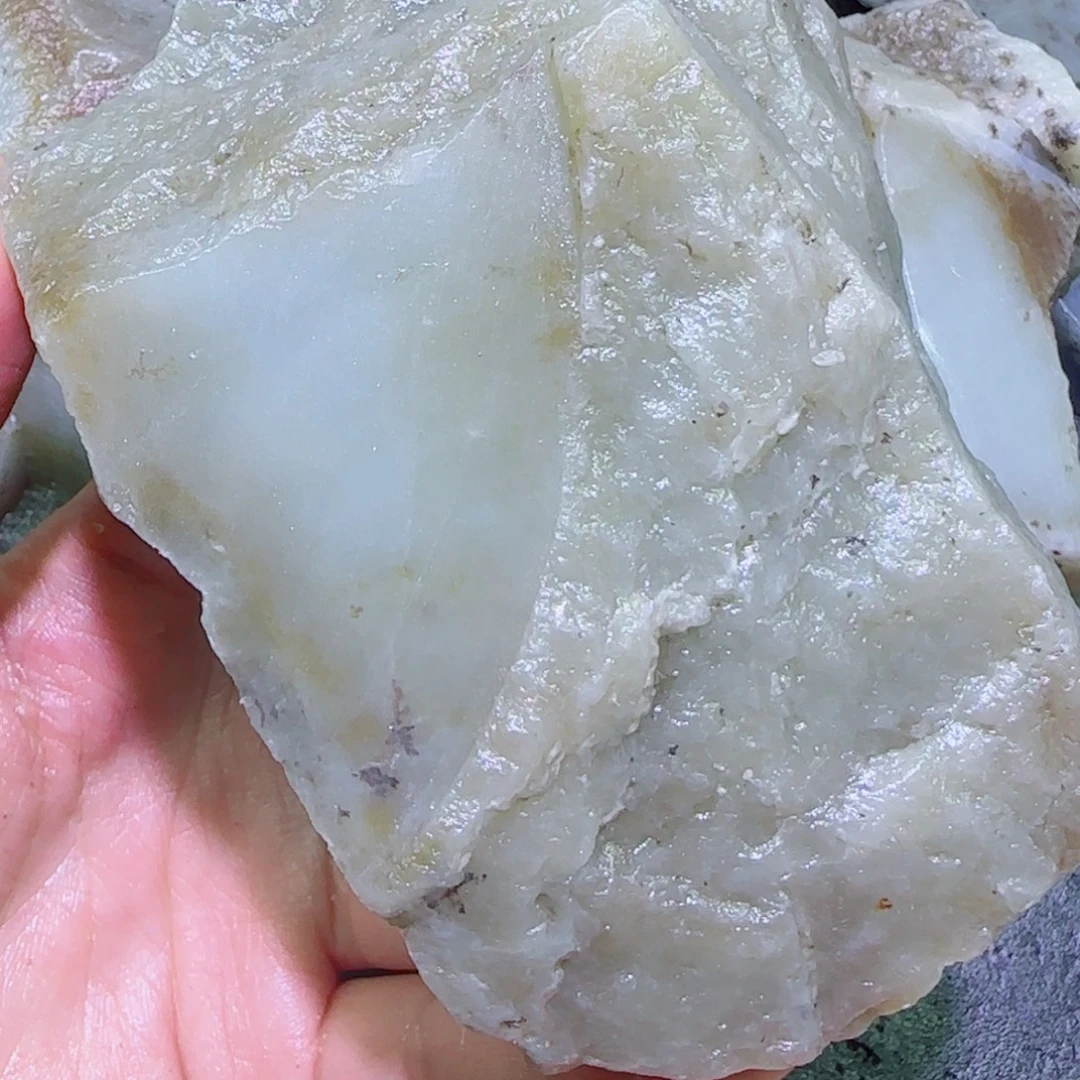 和田玉未镶嵌珠宝半成品