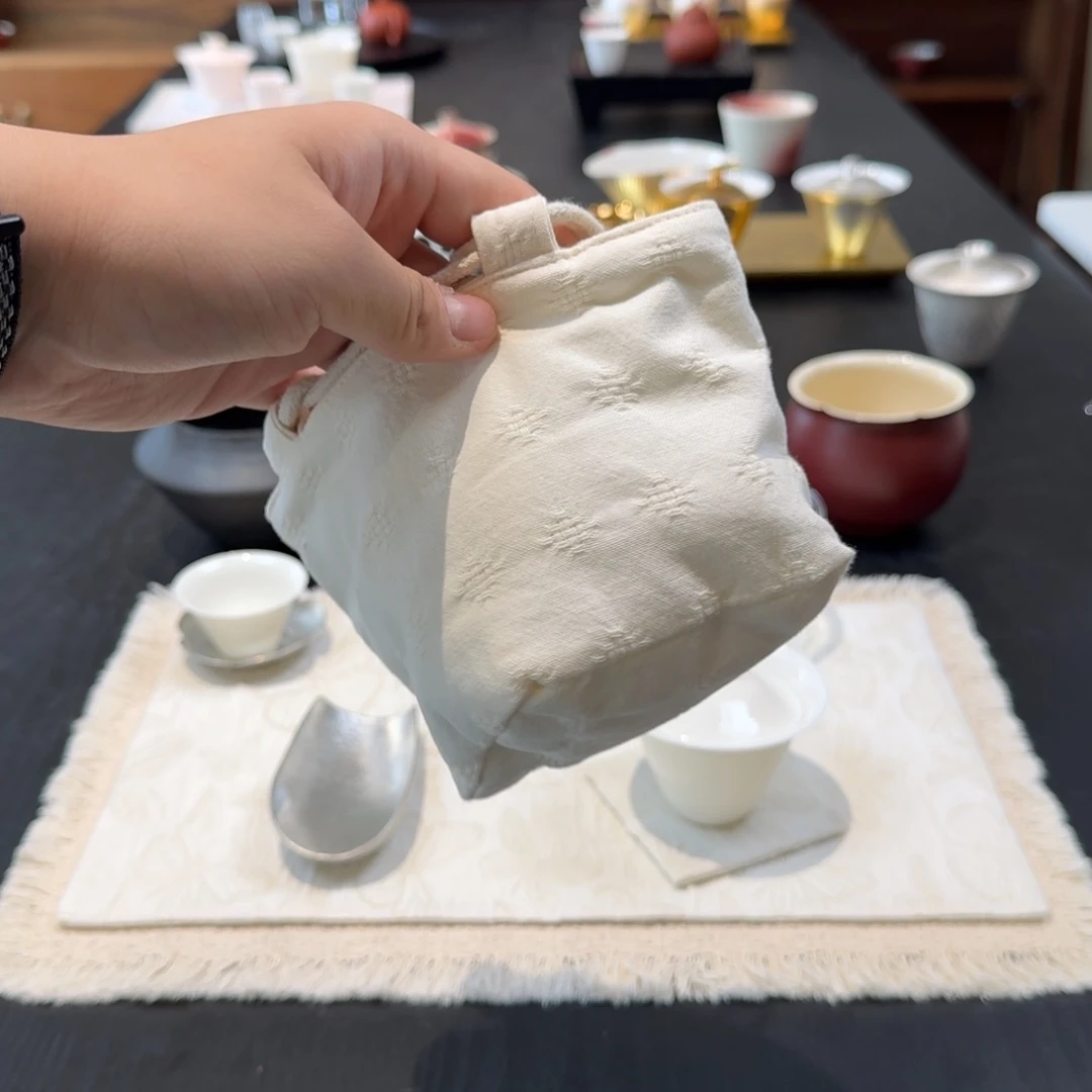 棉麻材质小号包包