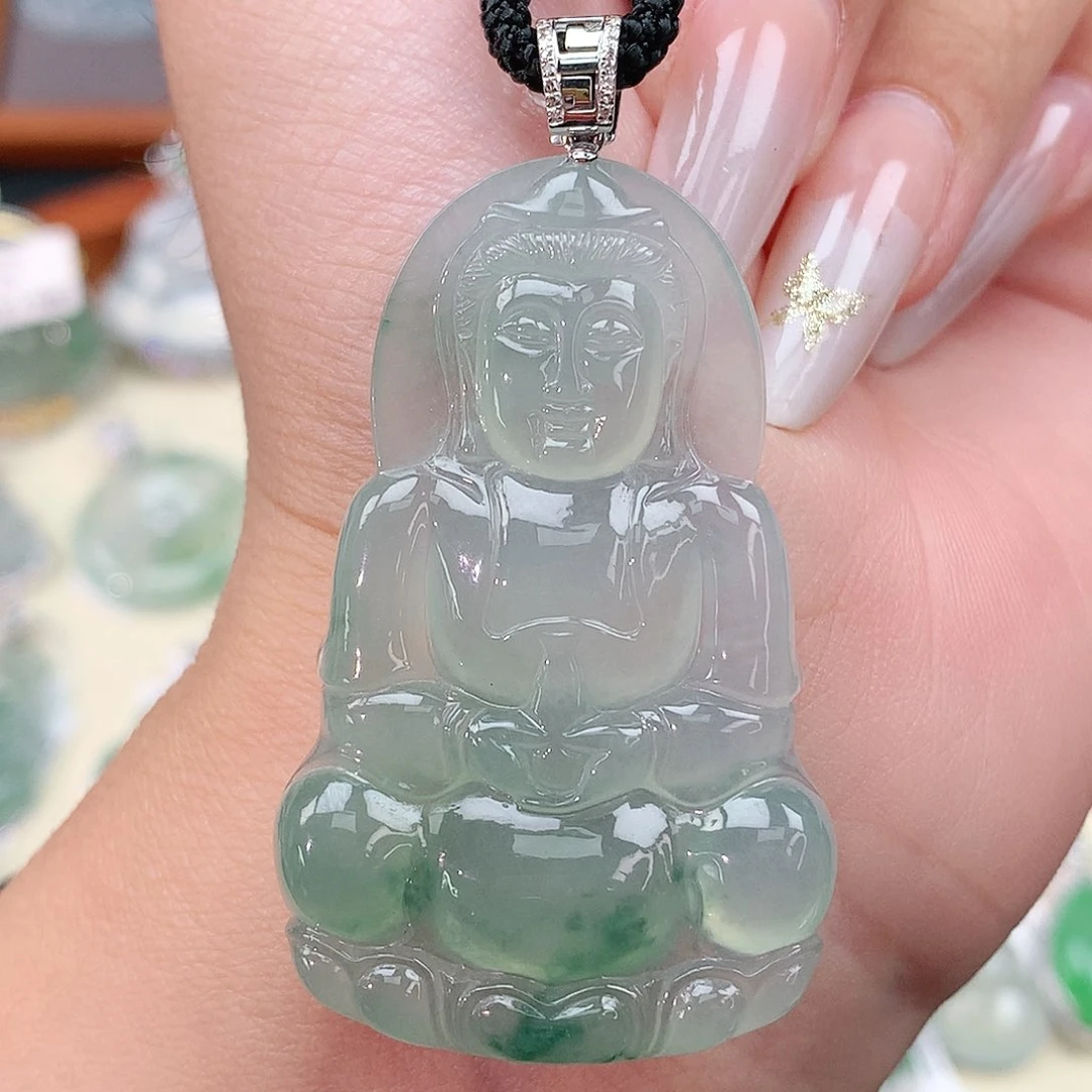 颈饰18K金镶嵌翡翠观音