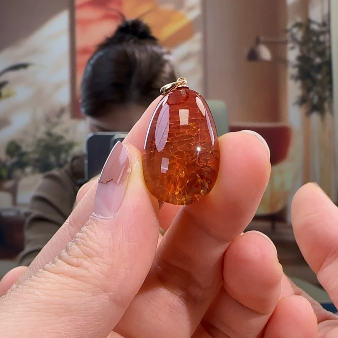 蜜蜡18K金镶嵌吊坠(不含链)