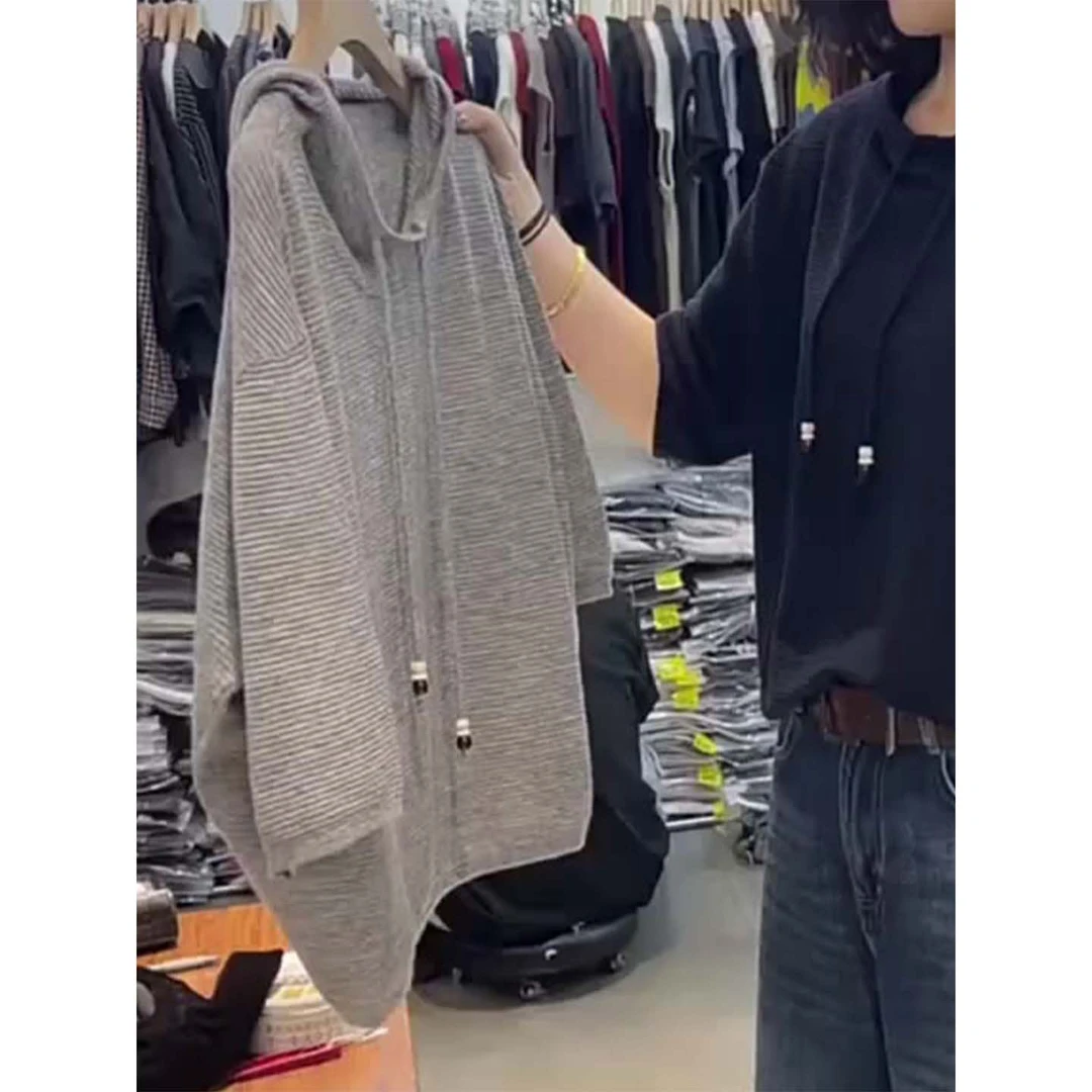 2025年夏新款高级欧洲站别致独特气质小个子炸街灰色针织连帽上衣