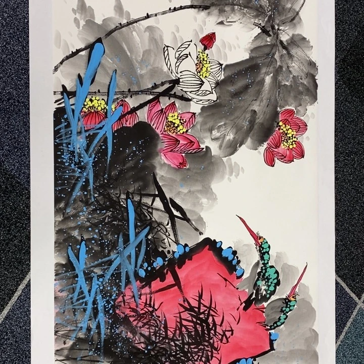 手绘作品等多种形式进行