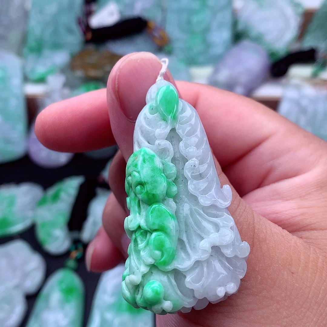 吊坠(不含链)未镶嵌翡翠