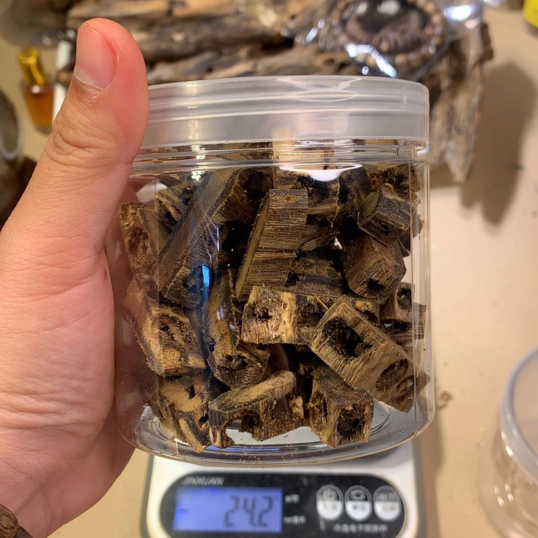 沉香碎屑沉香随*奇楠沉香熏香红骨凹身车珠料50克