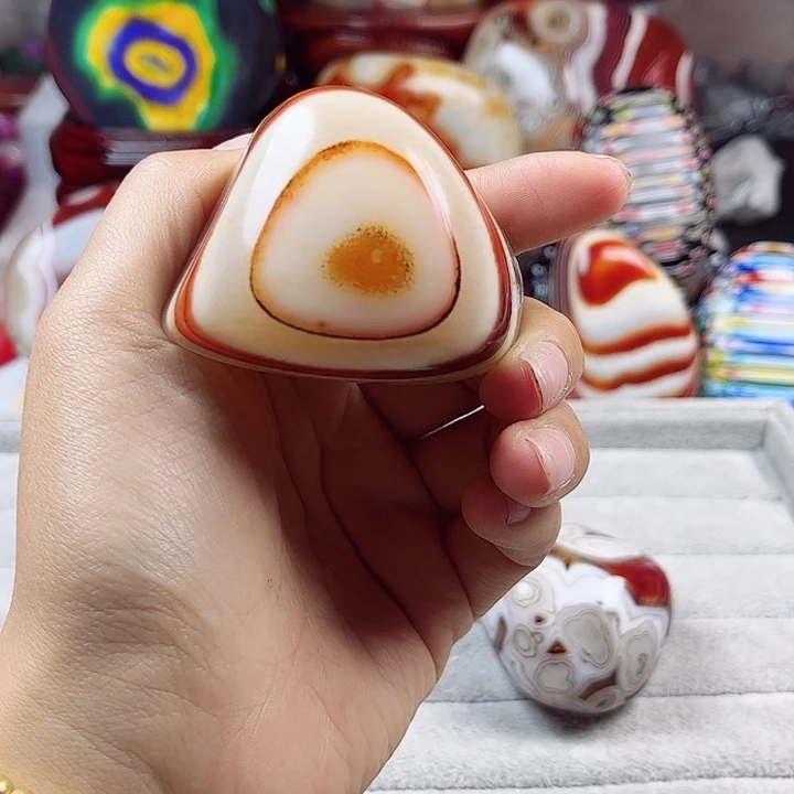 王***超玛瑙/玉髓未镶嵌耳饰
