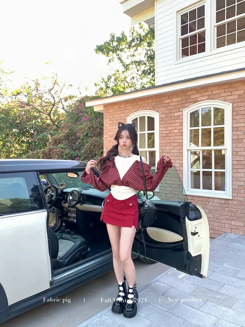 闺蜜家    春日辣妹风露肩假两件上衣+半身裙两件套1686*1687