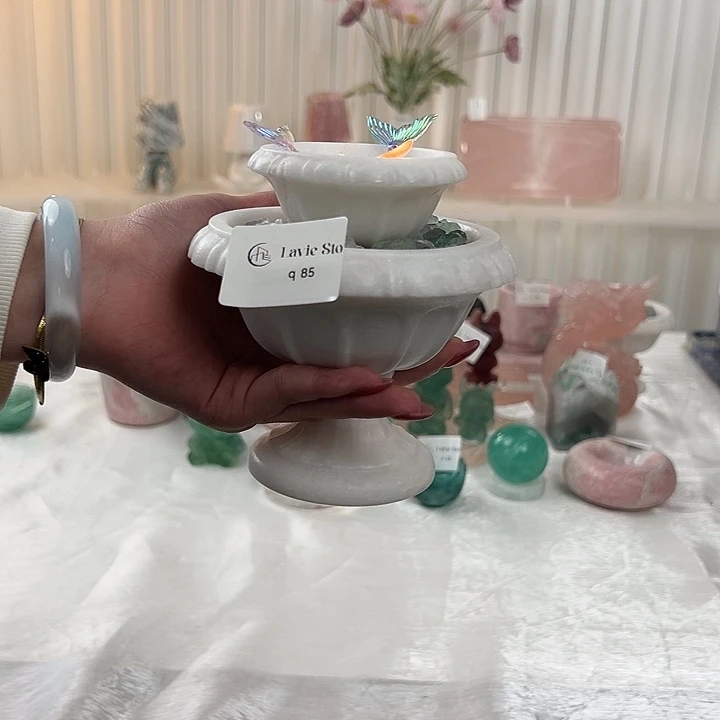 石材q85芬迪白许愿池