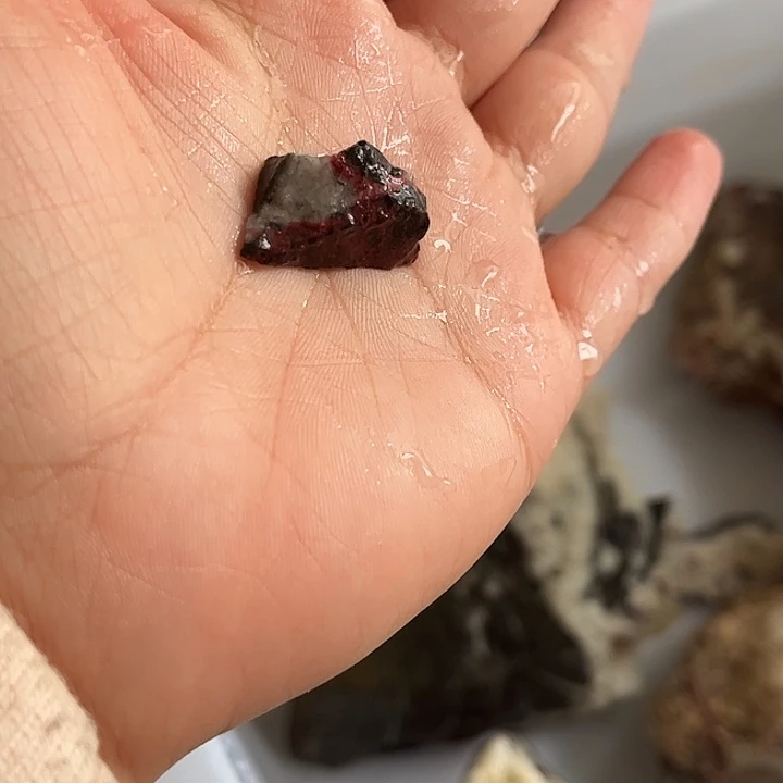 天然辰砂天然朱砂原石毛料