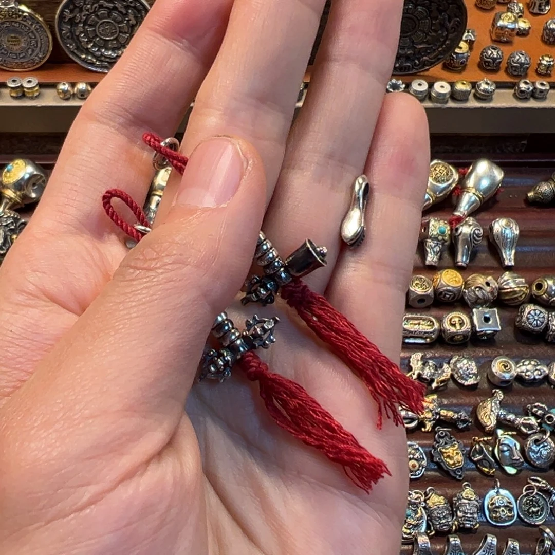 足银搭配示范白色