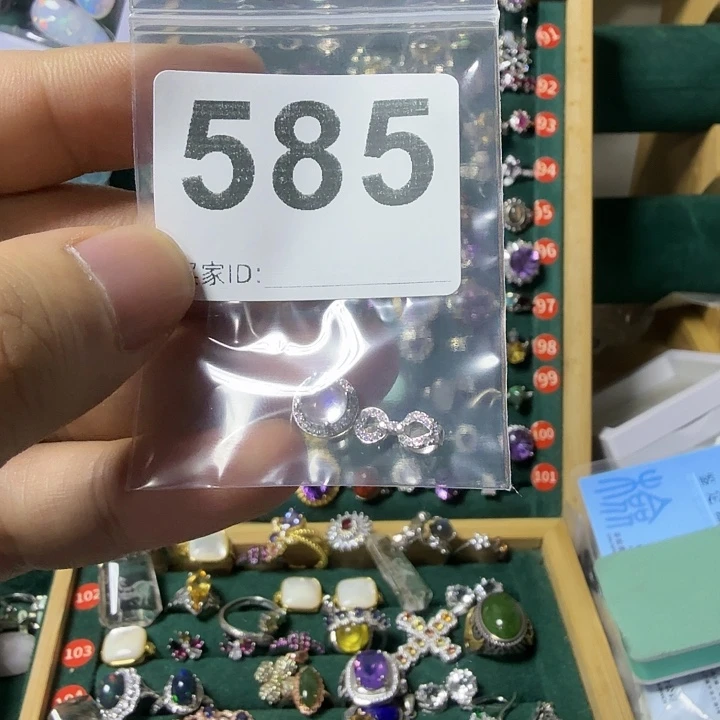 古***晨月光石颈饰银S925镶嵌