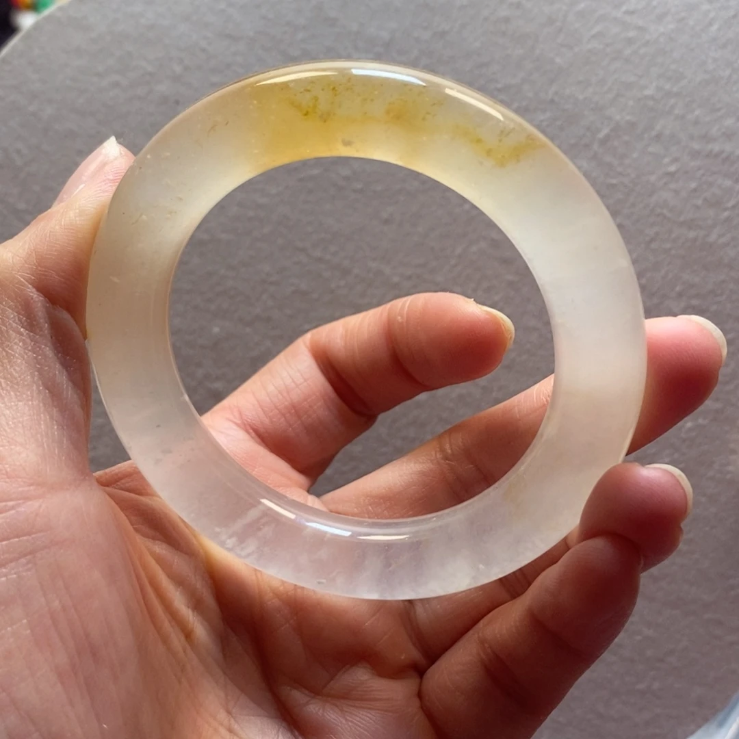 石英质玉手镯未镶嵌