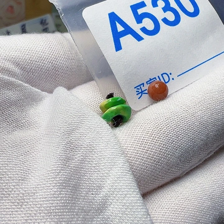南红玛瑙未镶嵌珠宝奇石