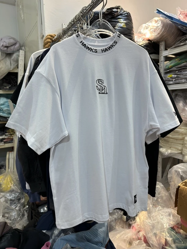 百搭时尚个性刺绣字母字母领短袖情侣款短袖T恤