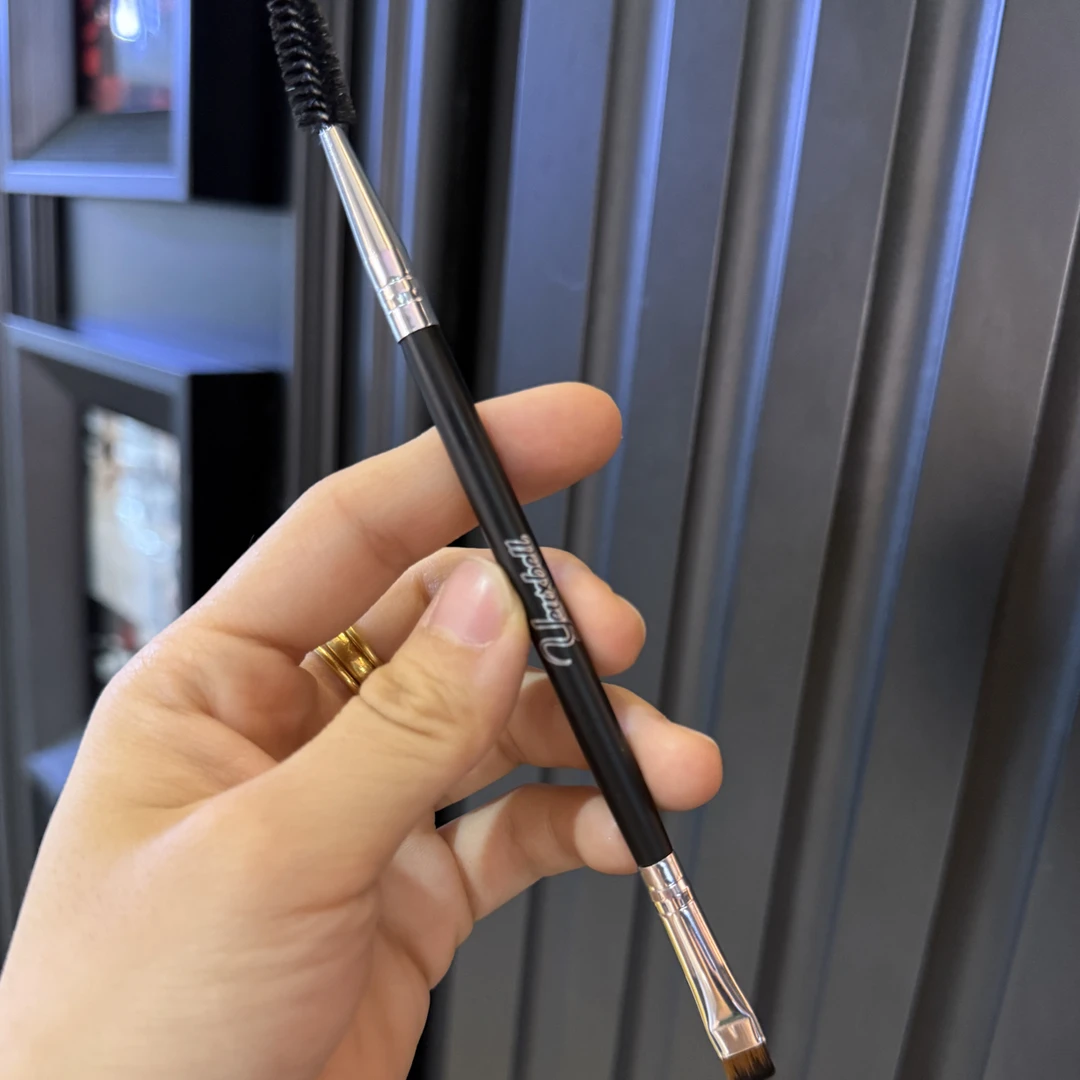 （黑色）小号镰刀眼线刷极细开眼角下至卧蚕刷新手斜角刀锋刷
