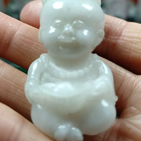 独山玉未镶嵌善财童子