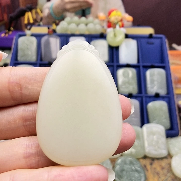 和田玉未镶嵌颈饰054无事牌