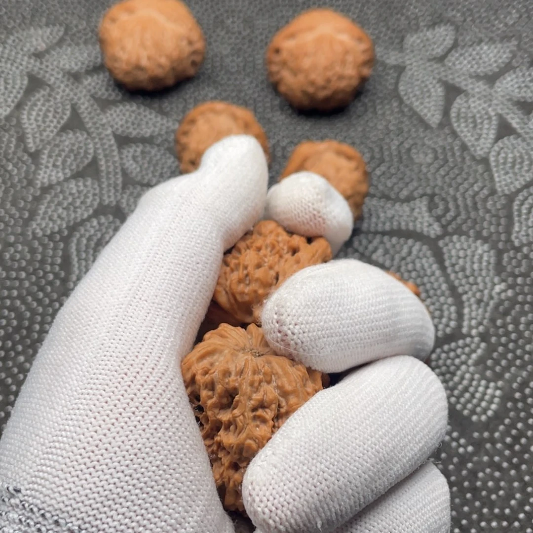 看***几文玩核桃吊坠37全品南疆石