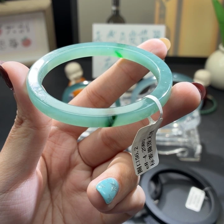 翡翠未镶嵌手镯阳绿56