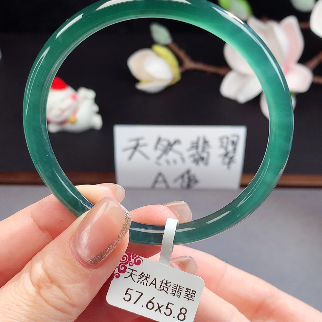 翡翠手镯（圆镯）未镶嵌