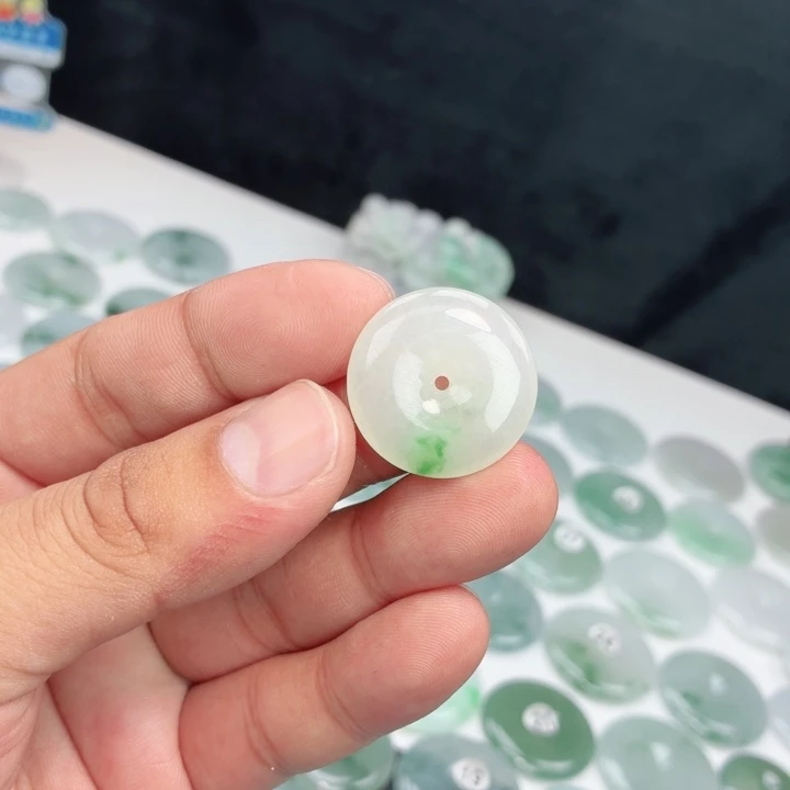 翡翠未镶嵌颈饰缅甸天然A货翡翠25/6.0