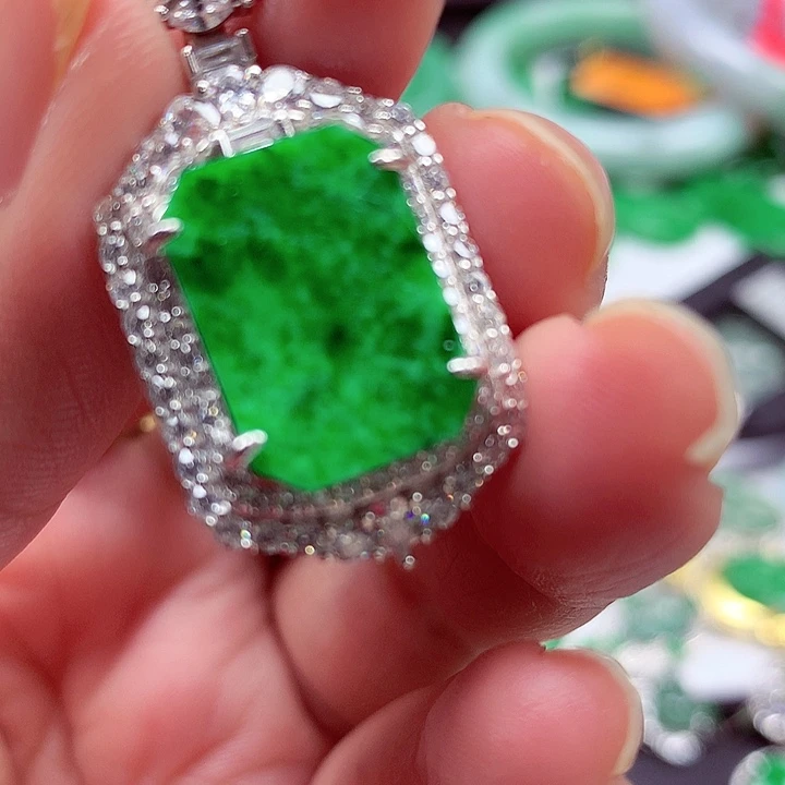 翡翠银S925镶嵌颈饰翡翠