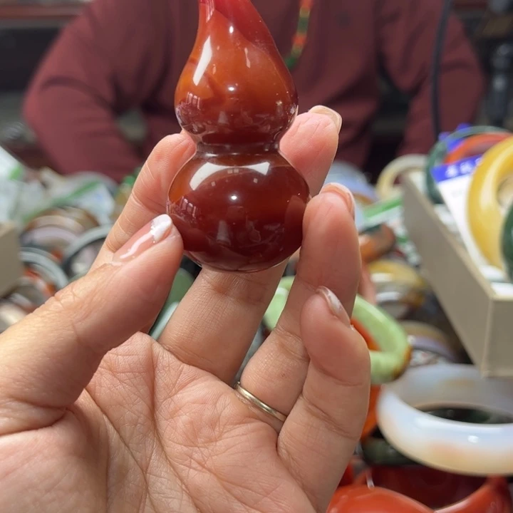 玛瑙/玉髓手镯未镶嵌萳*