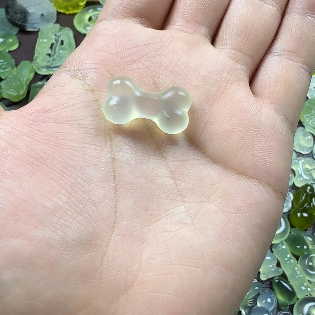 彤***妈蛇纹石玉未镶嵌岫玉吊坠