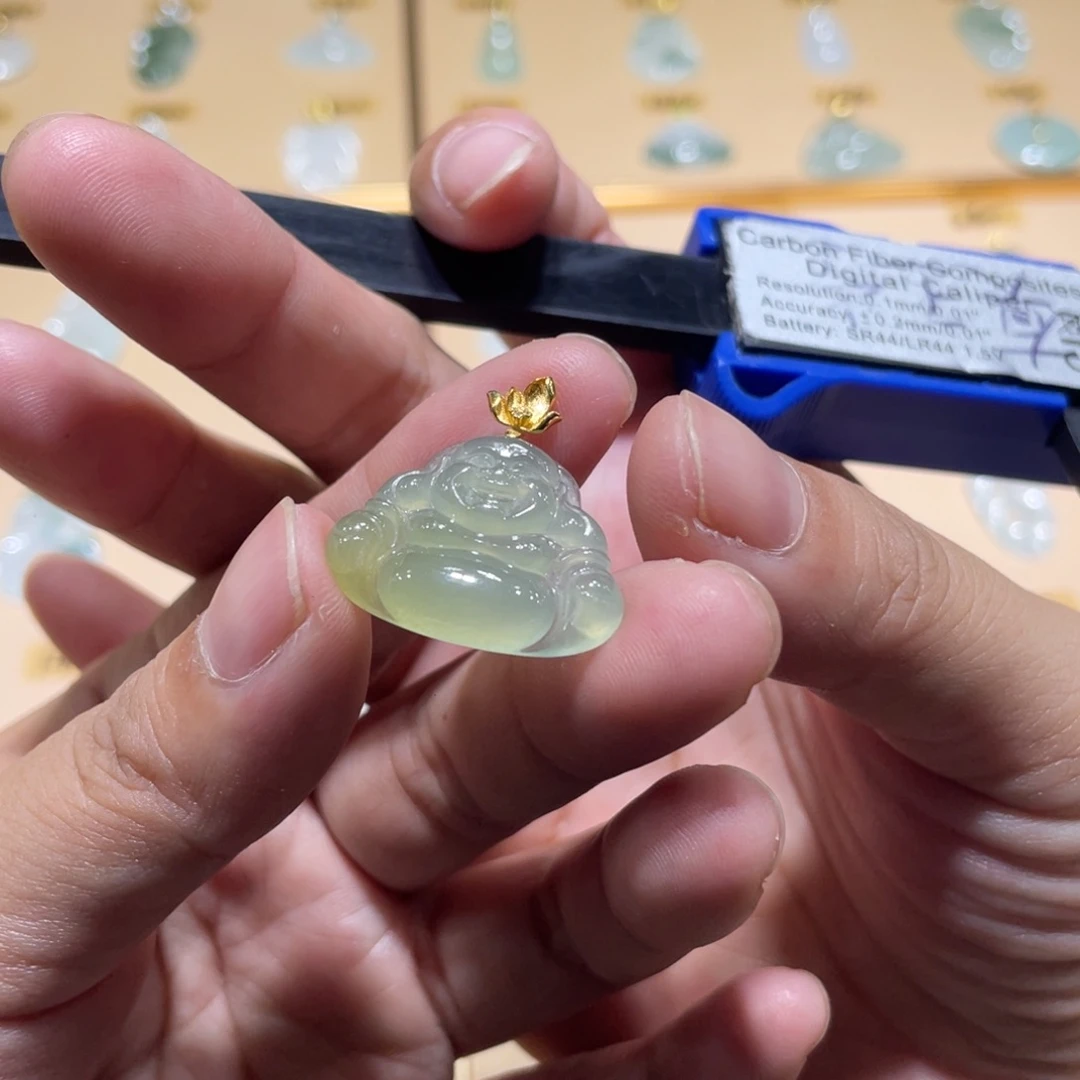 颈饰18K金镶嵌翡翠