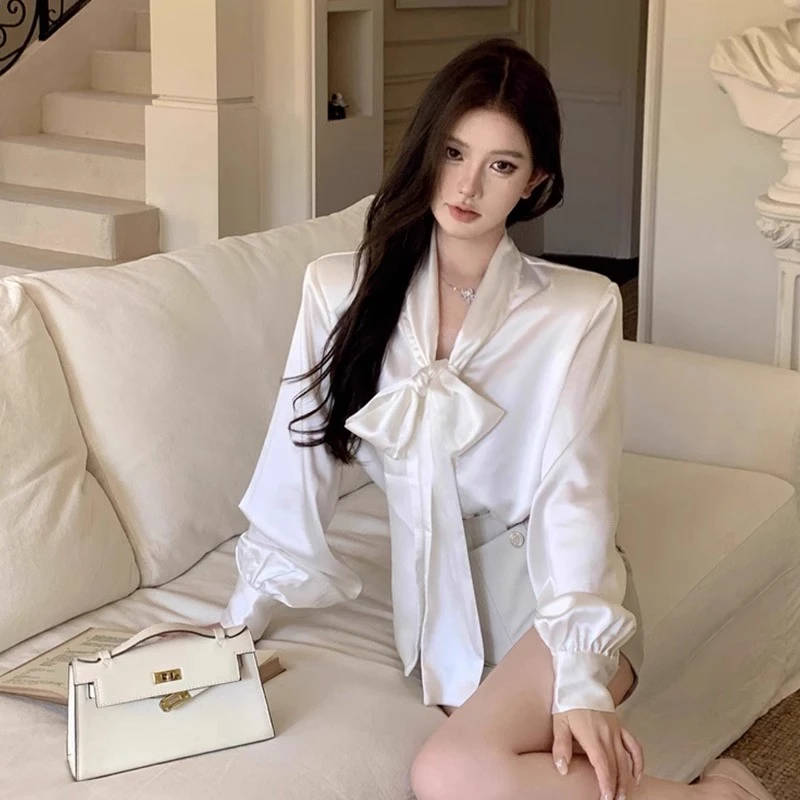 白色缎面衬衫女长袖早秋季气质名媛小香风内搭上衣法式蝴蝶结衬衣