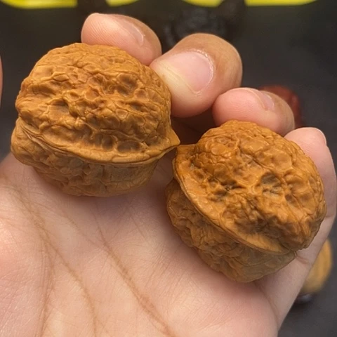 文玩核桃把件35尺云南核桃