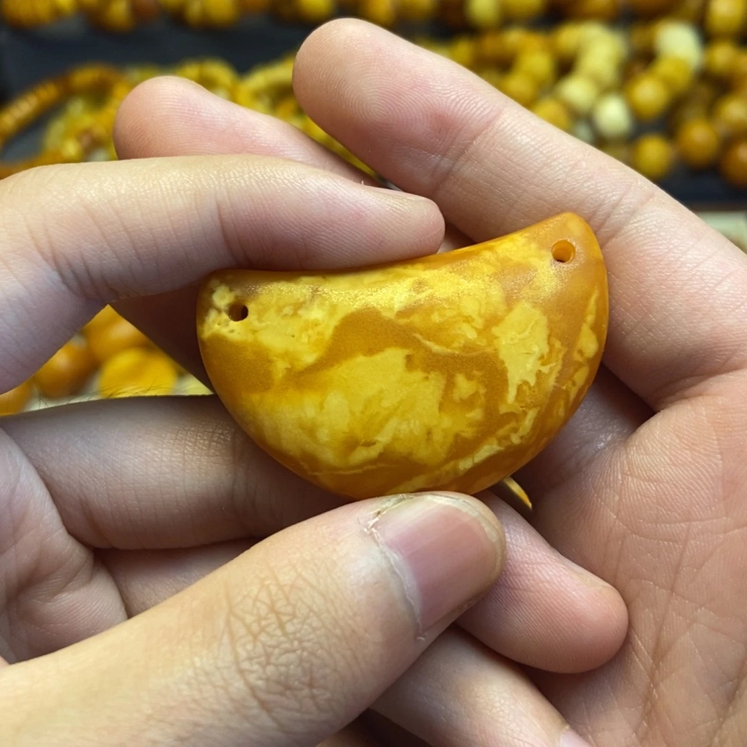 琥珀未镶嵌珠宝奇石