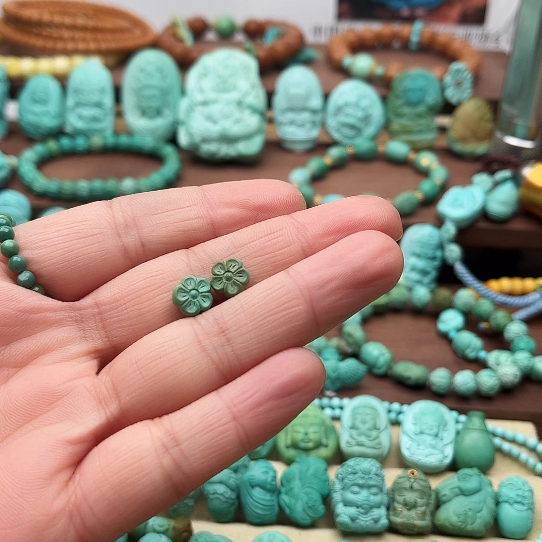 绿松石未镶嵌颈饰