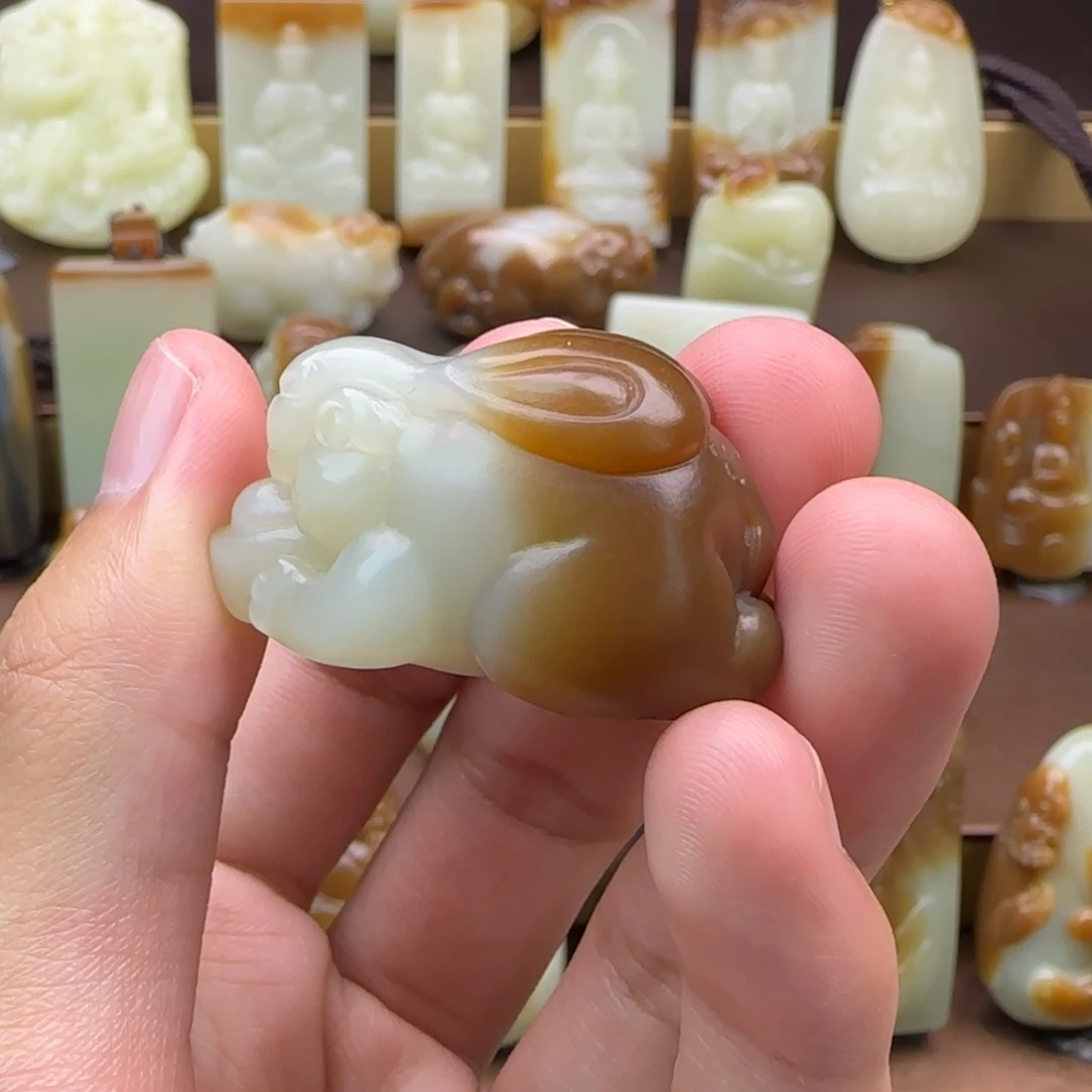 和田玉（糖玉）未镶嵌颈饰