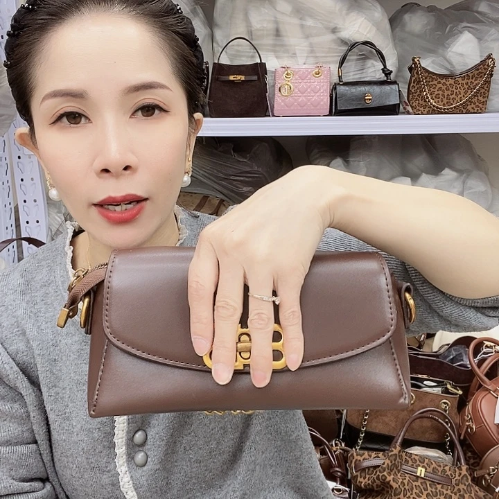 蚕丝小牛剖层皮革PU