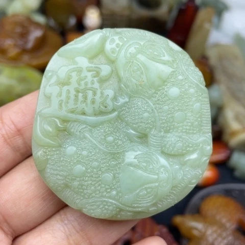 蛇纹石玉未镶嵌颈饰96