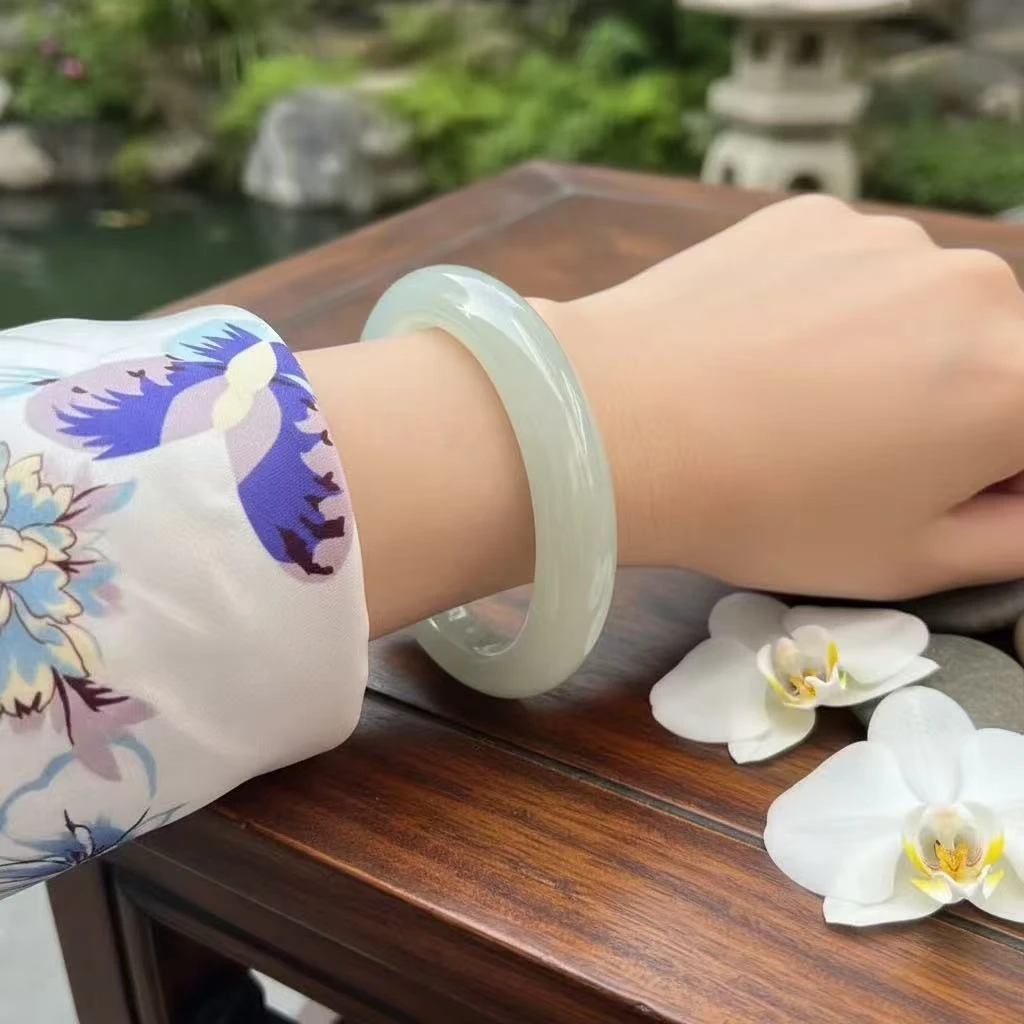 新疆天然和田玉晴水蜜蜂水手镯 带礼盒 带证书