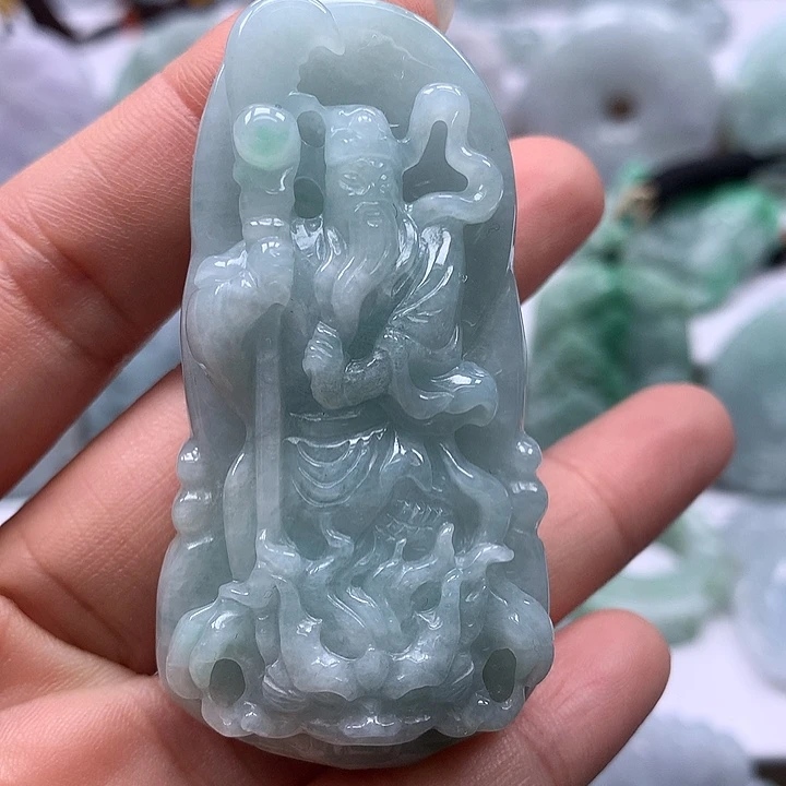 翡翠未镶嵌颈饰立马关二爷卡厚12+