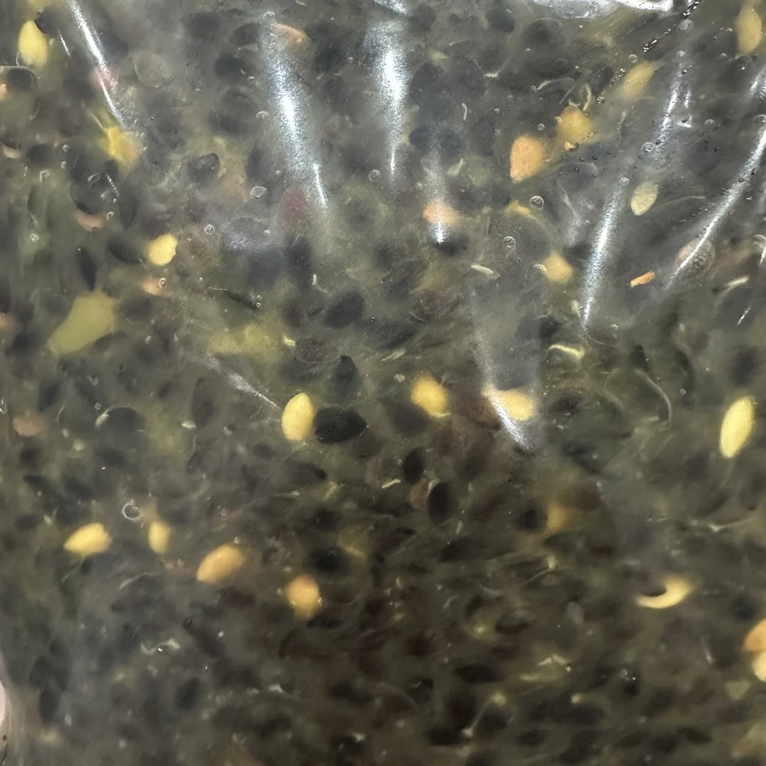 百香果少果肉籽，有果皮，果把，白籽（当天取件，晚取不售后）