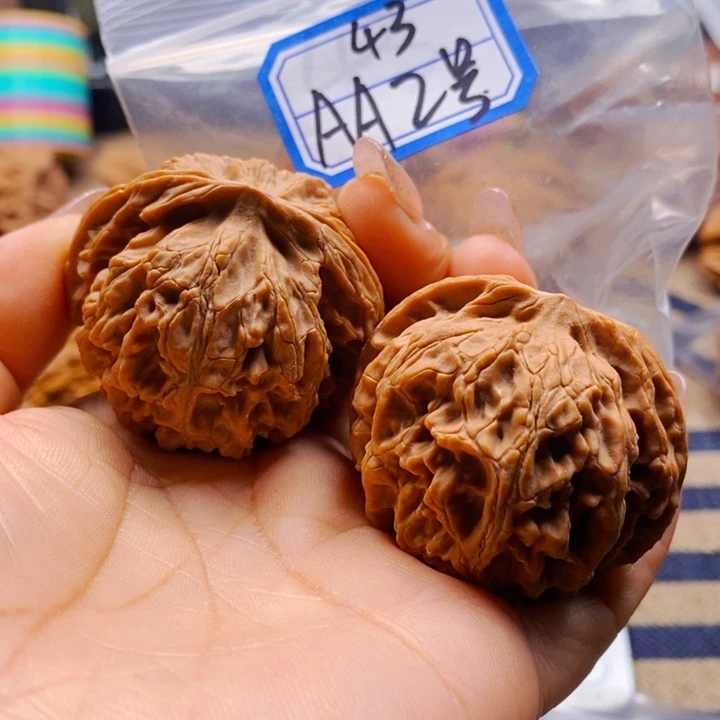 用***8文玩核桃把件苹果园