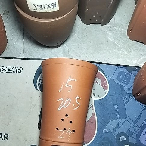 红泥新品两个花盆微瑕