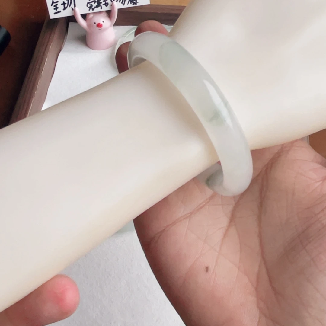 未镶嵌手镯石英质玉
