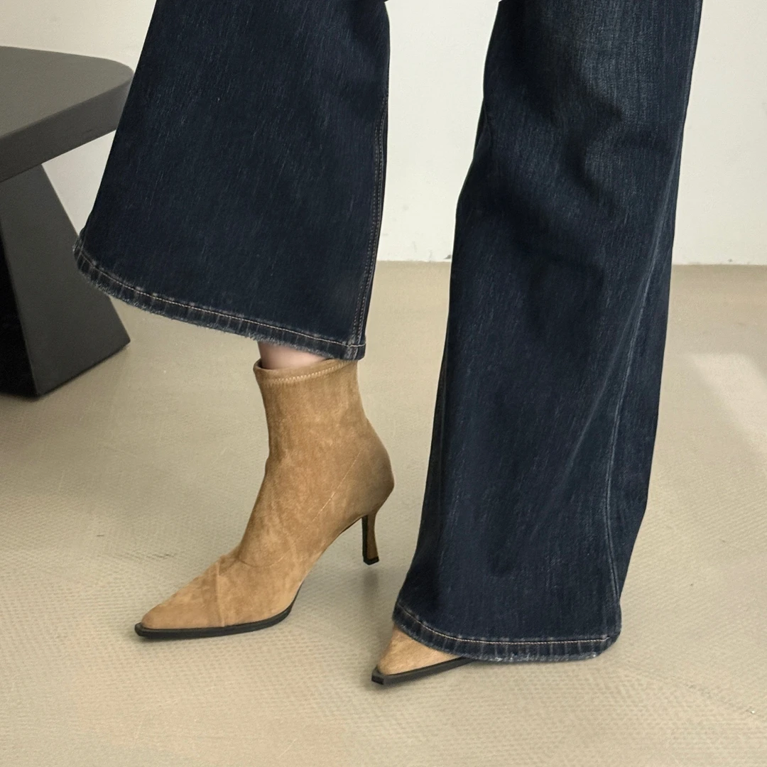 欧美风冬季高跟尖头短靴2025卡其色绒面细跟弹力瘦瘦靴显瘦气质靴