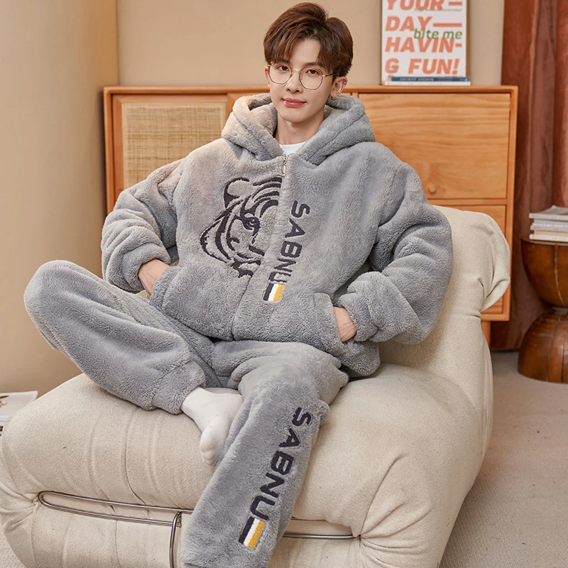睡衣男款冬季珊瑚绒加厚加绒2025年新款法兰绒男士秋冬大码家居服