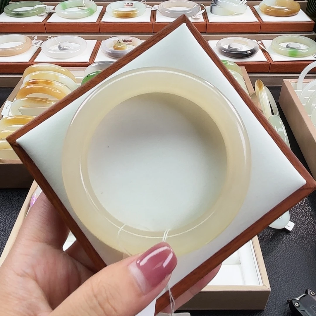 未镶嵌手镯和田玉56