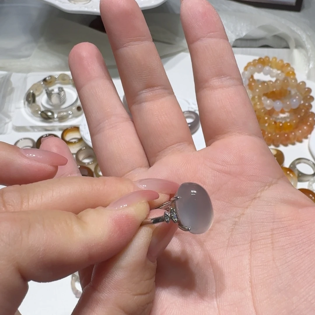 乐***闻玛瑙/玉髓未镶嵌戒指