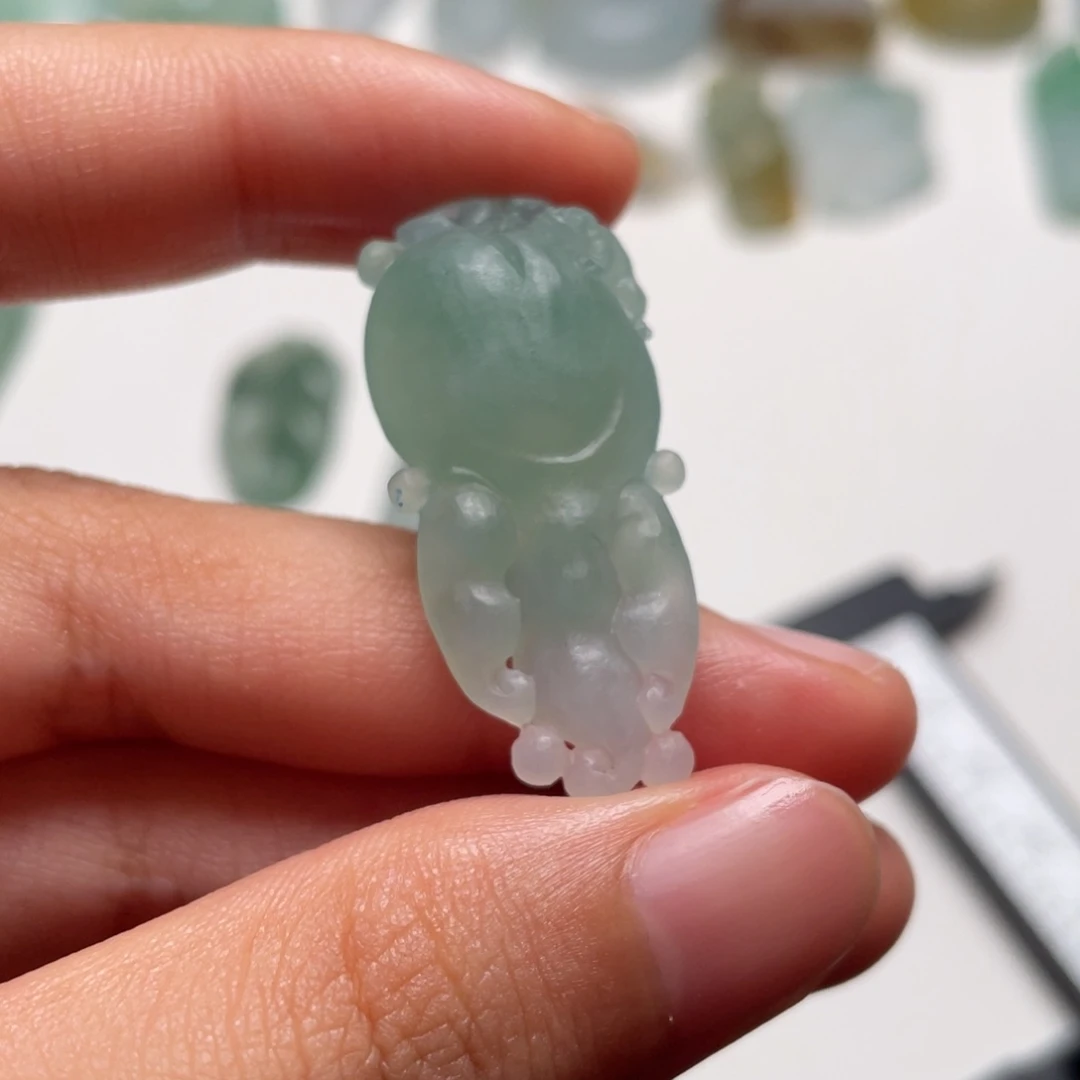 定制翡翠未镶嵌毛货佛手瓜