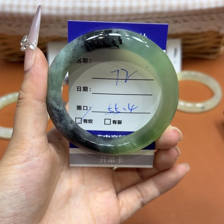 未镶嵌岫玉手镯天然