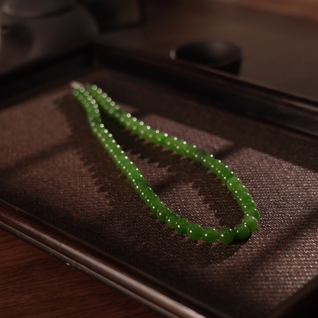 【缺货】和田玉碧玉菠菜绿牛奶冰㡳老料项链 7-8mm JJY0030