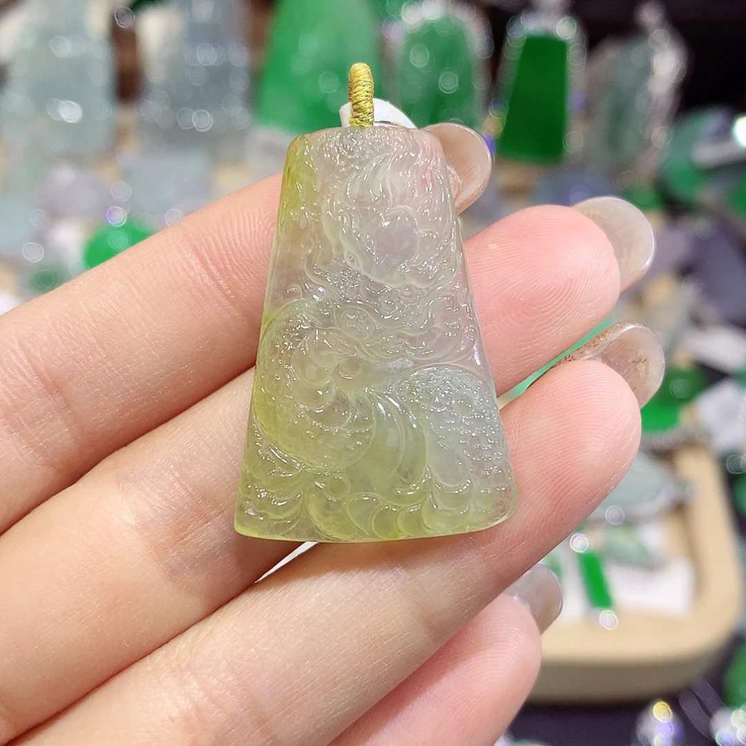 翡翠18K金镶嵌颈饰龙